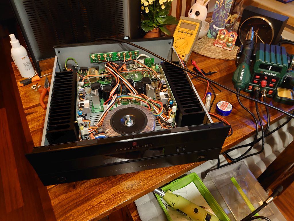 Parasound 2250 w permanentnym trybie PROTECT